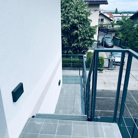 Kovaceva 15, App 2, Free Parking * リュブリャナ