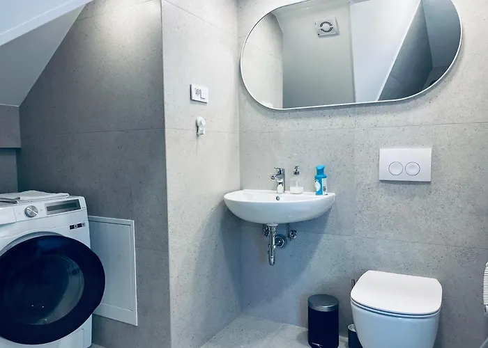 Kovačeva 15, App 2, Free Parking Ljubljana