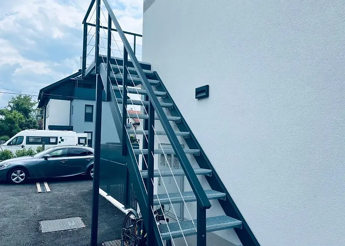 Kovaceva 15, App 2, Free Parking Любляна